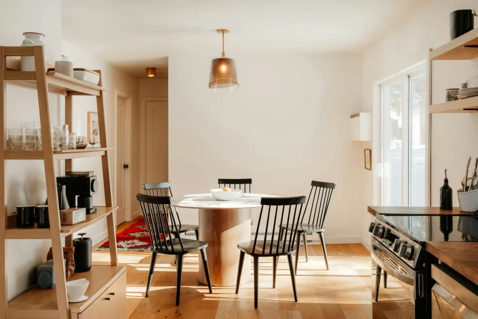 örökölt lakás étkezője